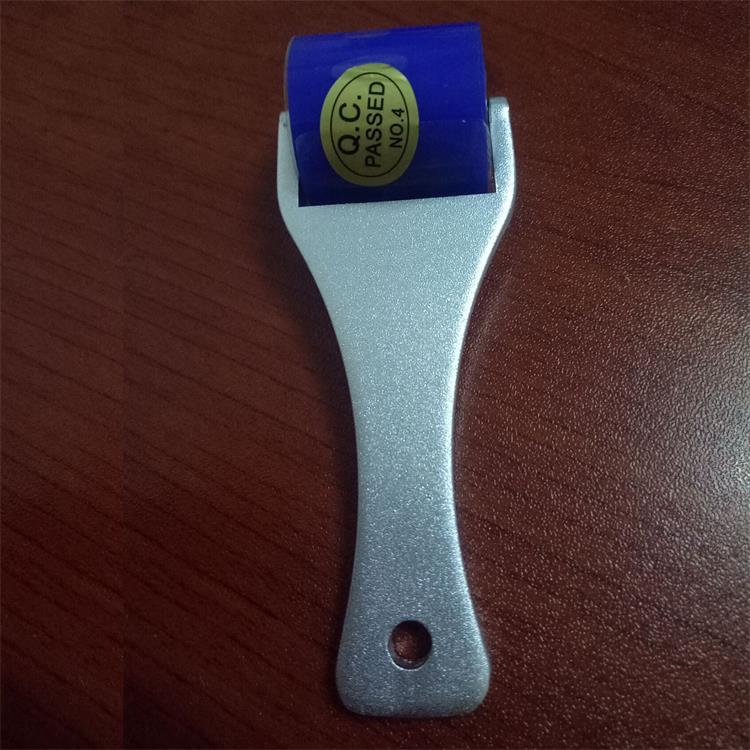 aluminum handle sticky roller.jpg